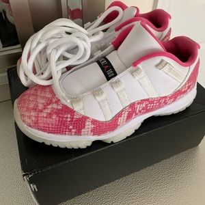 Not clean Wmns air Jordan’s 11 retro low